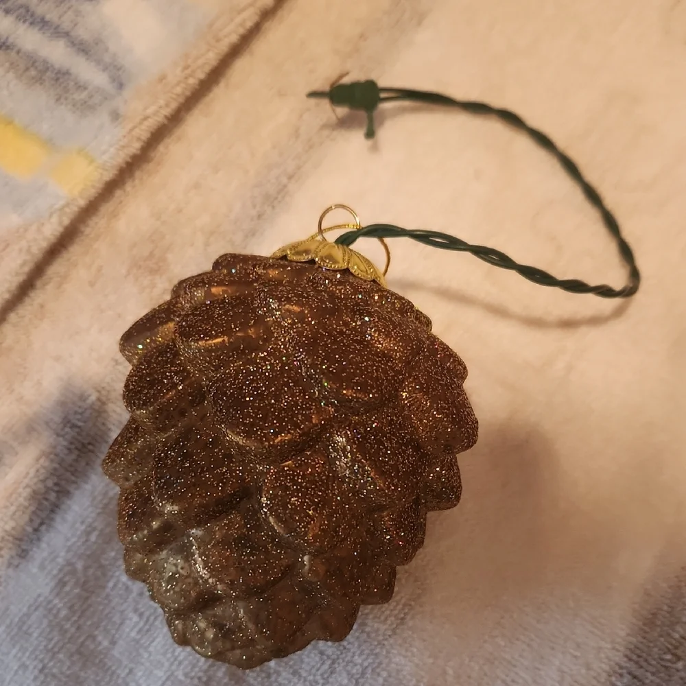 Gold Pinecone String Lights Nwb
